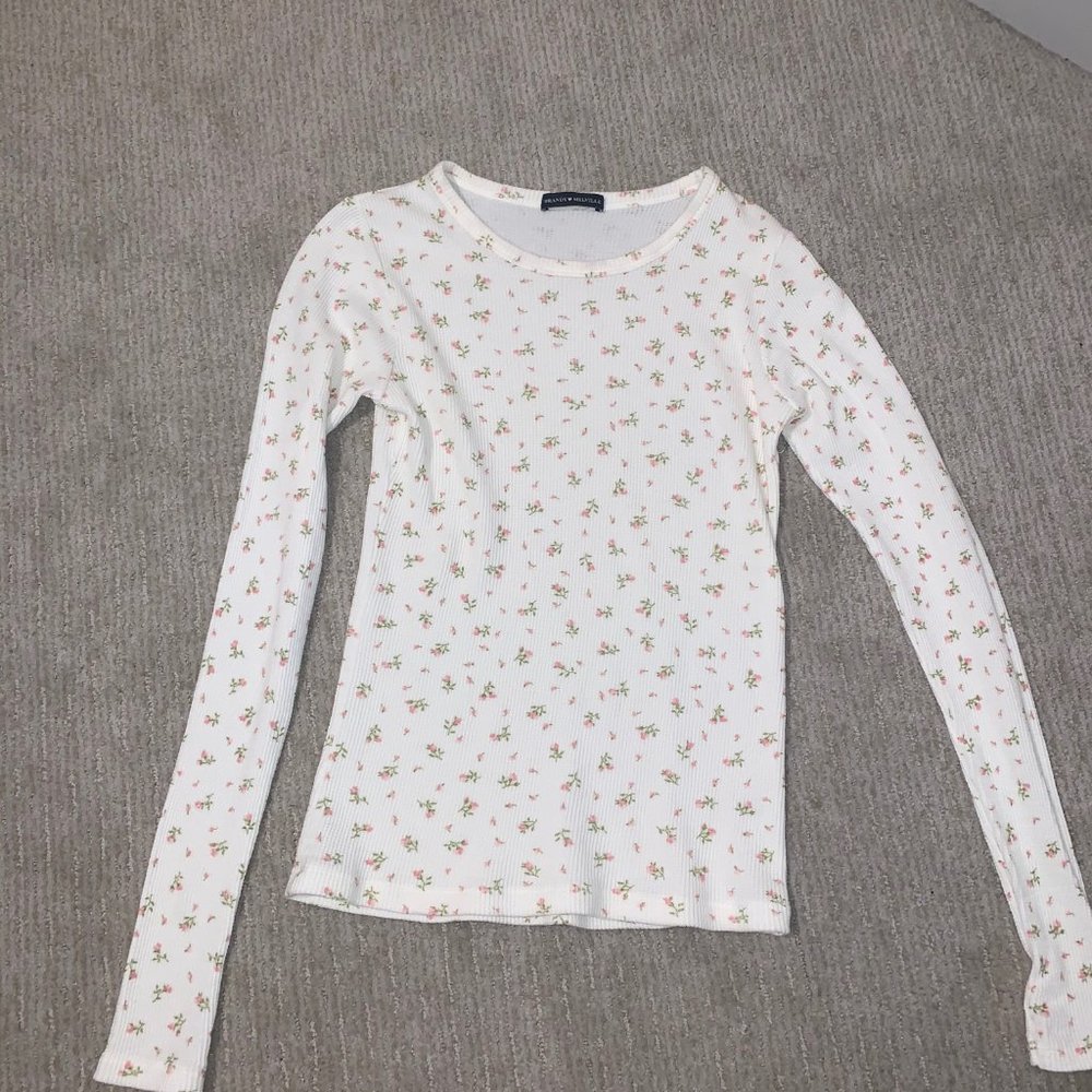 Brandy Melville Long Sleeve Floral Top